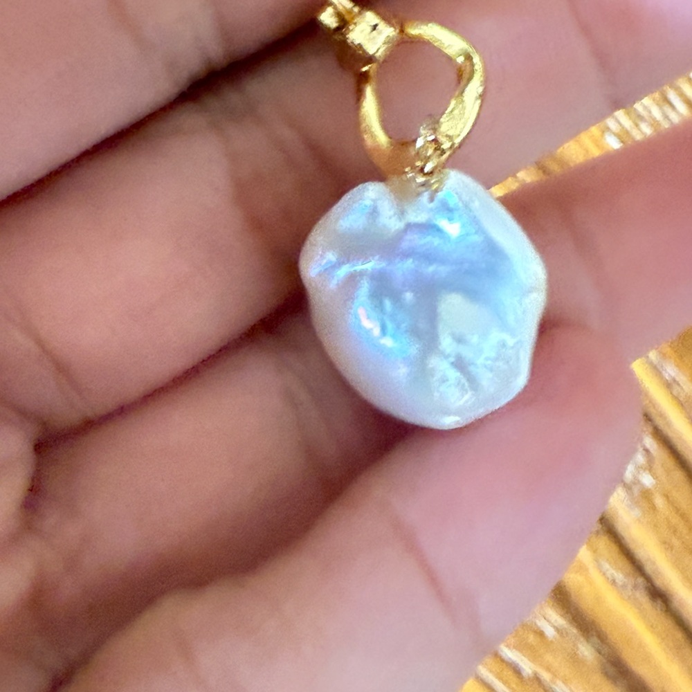Elegant Gold and Pearl Drop Earrings - Picture 11 of 12